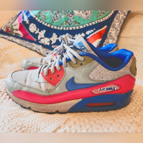 Nike Air, Women's Size 7.5 - Picture 3 of 7